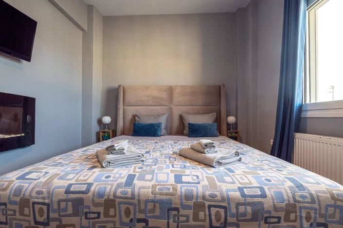 Image No.10-2 Bed House for sale