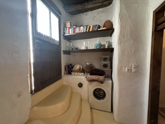 Image No.20-1 Bed House for sale