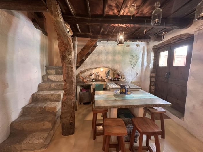 Image No.9-1 Bed House for sale