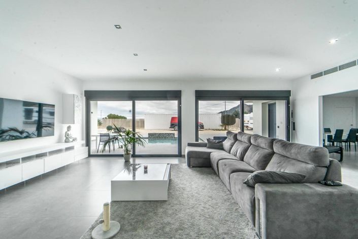 Image No.13-4 Bed Villa for sale