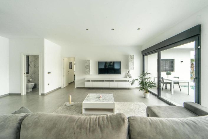 Image No.17-4 Bed Villa for sale