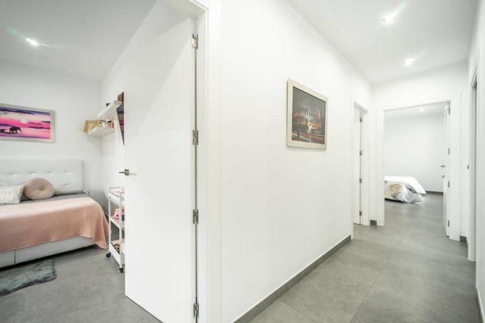 Image No.25-4 Bed Villa for sale