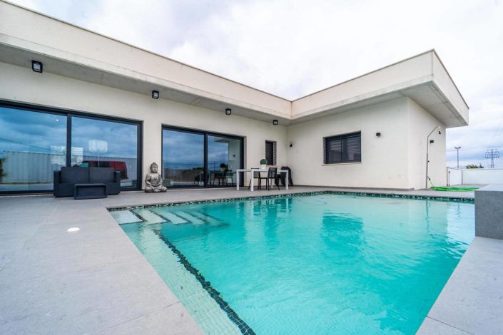 Image No.4-4 Bed Villa for sale