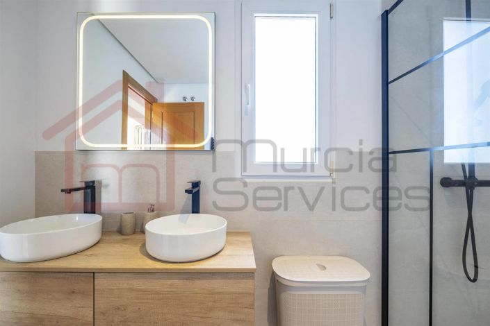 Image No.18-3 Bed Townhouse for sale