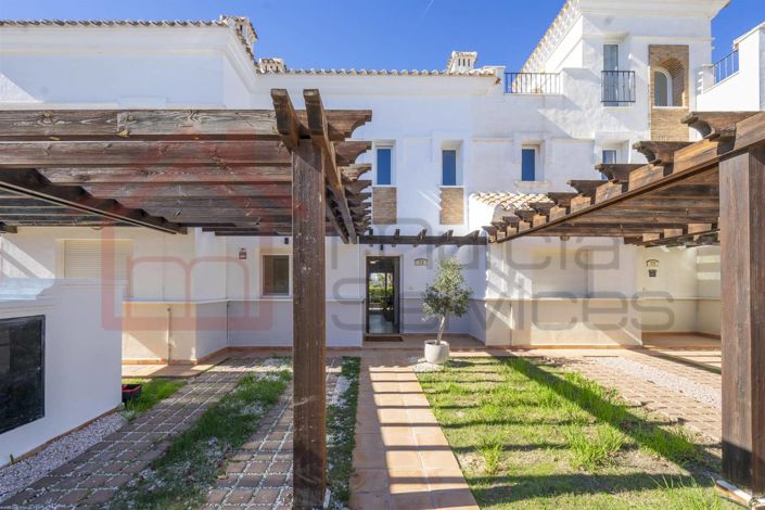 Image No.22-3 Bed Townhouse for sale