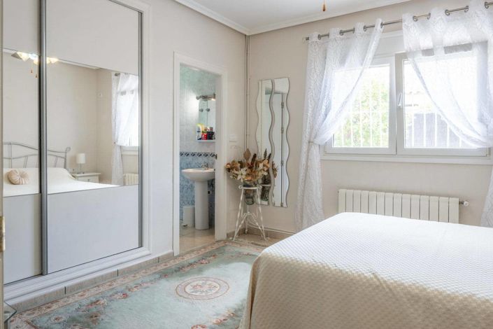 Image No.29-6 Bed Villa for sale