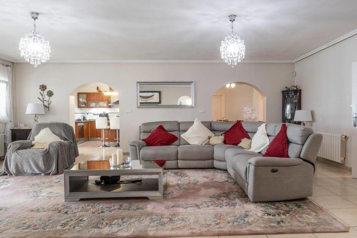 Image No.4-6 Bed Villa for sale