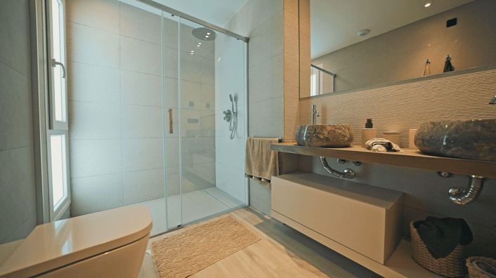 Image No.17-3 Bed Property for sale