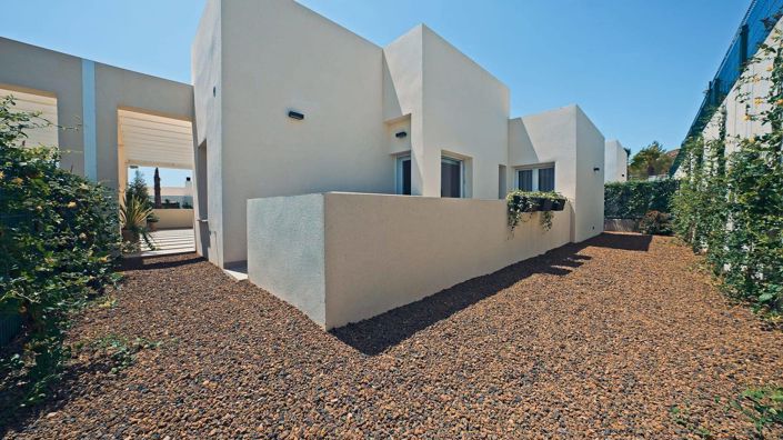 Image No.3-3 Bed Property for sale