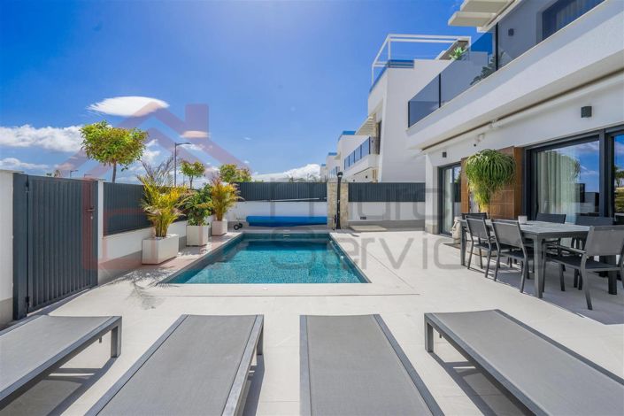 Image No.3-4 Bed Villa for sale