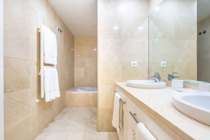 Image No.26-5 Bed Villa for sale