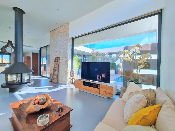 Image No.2-3 Bed Villa for sale