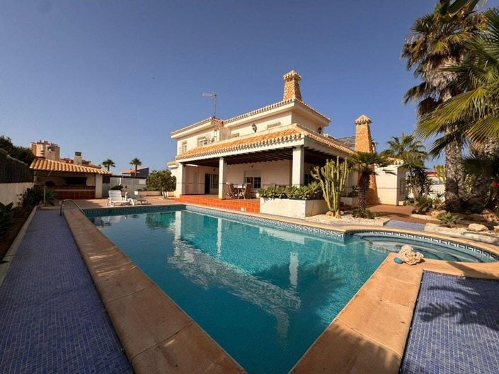 Image No.1-5 Bed Villa for sale