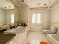 Image No.9-5 Bed Villa for sale