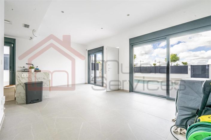 Image No.11-3 Bed Villa for sale