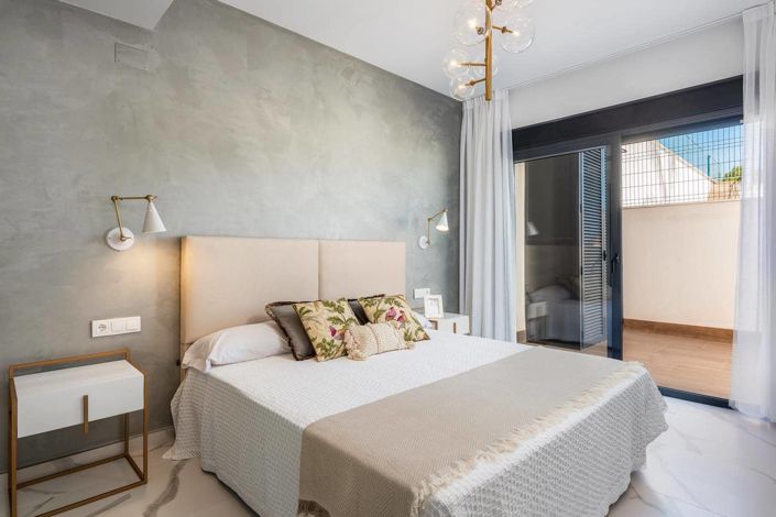 Image No.7-2 Bed Property for sale