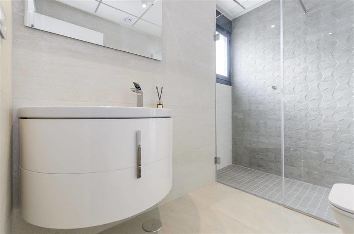 Image No.11-3 Bed Property for sale