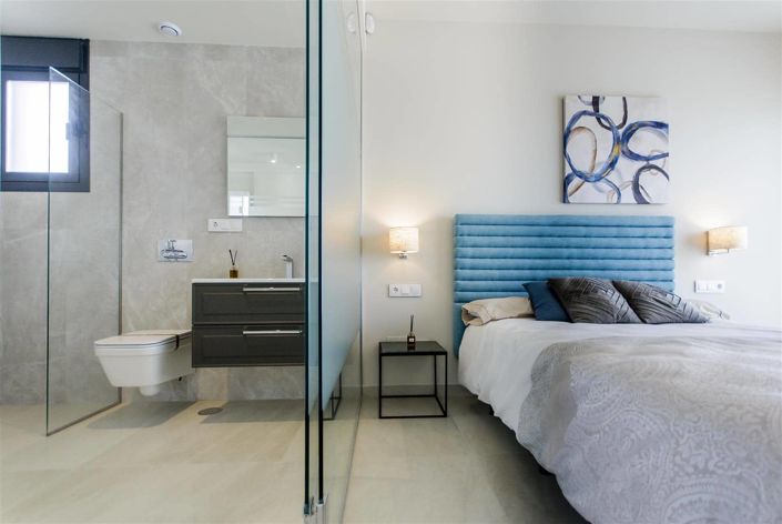 Image No.3-3 Bed Property for sale