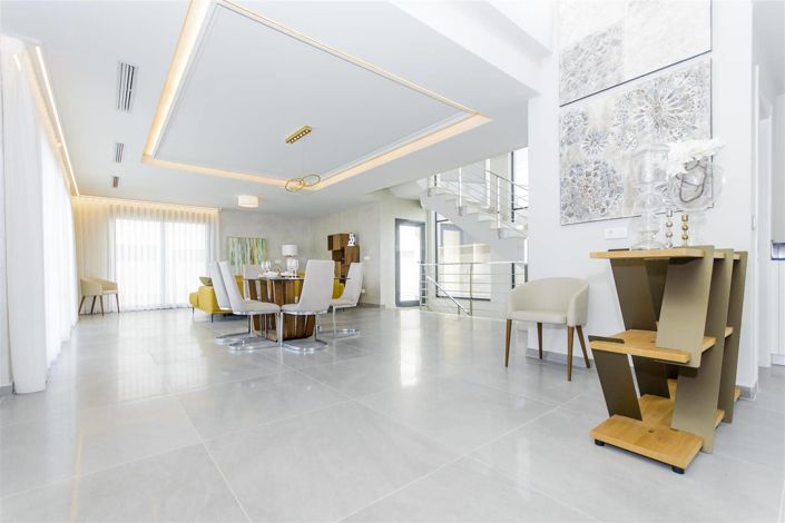 Image No.6-3 Bed Property for sale