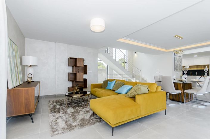 Image No.8-3 Bed Property for sale