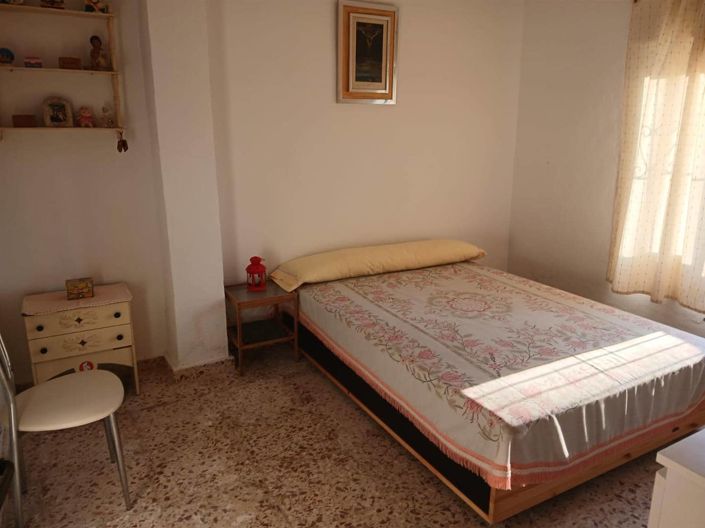 Image No.2-4 Bed Villa for sale