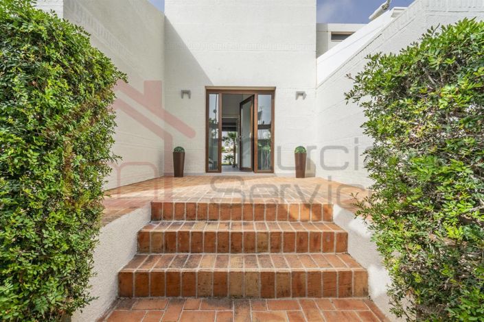 Image No.3-4 Bed Villa for sale