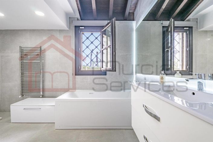 Image No.30-4 Bed Villa for sale