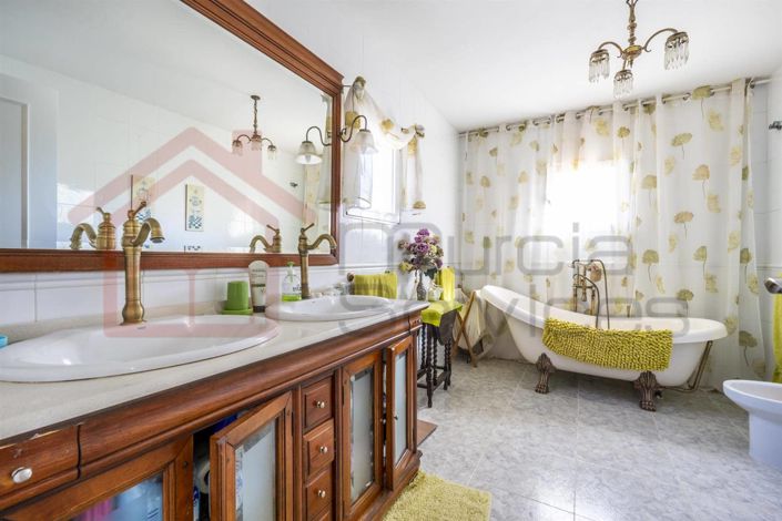 Image No.14-3 Bed Villa for sale