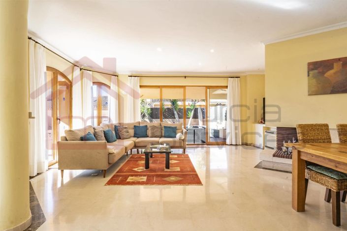 Image No.3-4 Bed Villa for sale