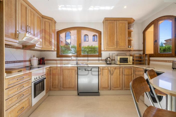 Image No.4-4 Bed Villa for sale