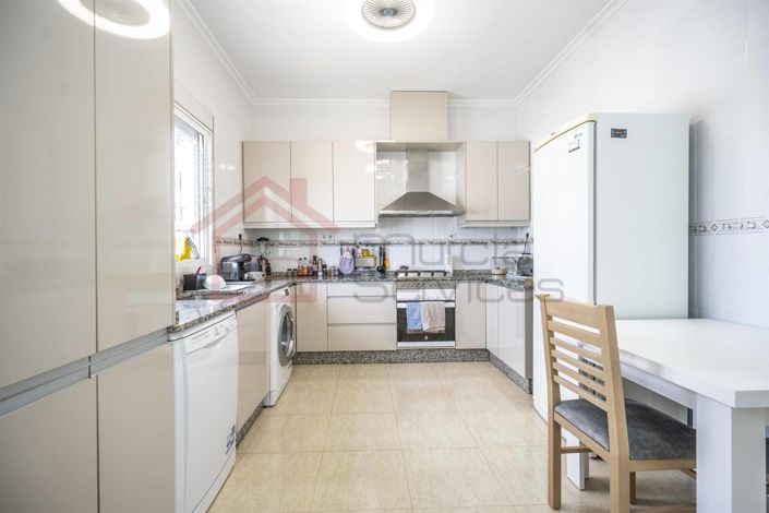 Image No.4-2 Bed Villa for sale