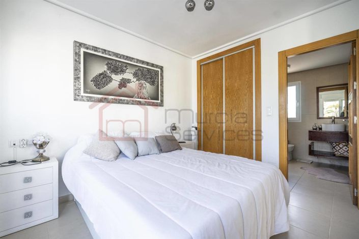 Image No.10-2 Bed Townhouse for sale