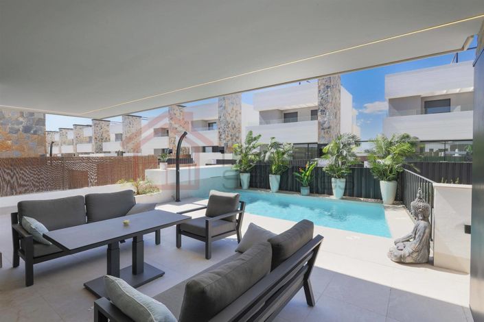 Image No.4-4 Bed Villa for sale