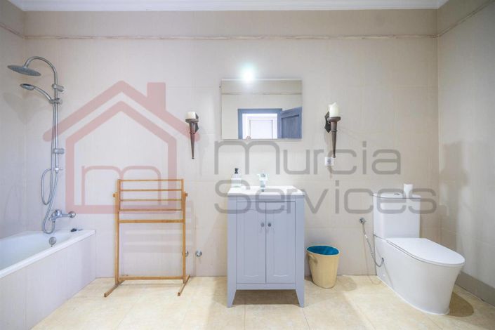 Image No.17-5 Bed Villa for sale