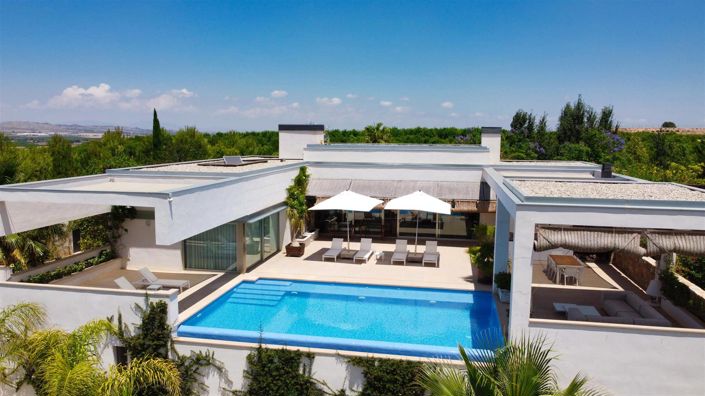 Image No.1-5 Bed Villa for sale