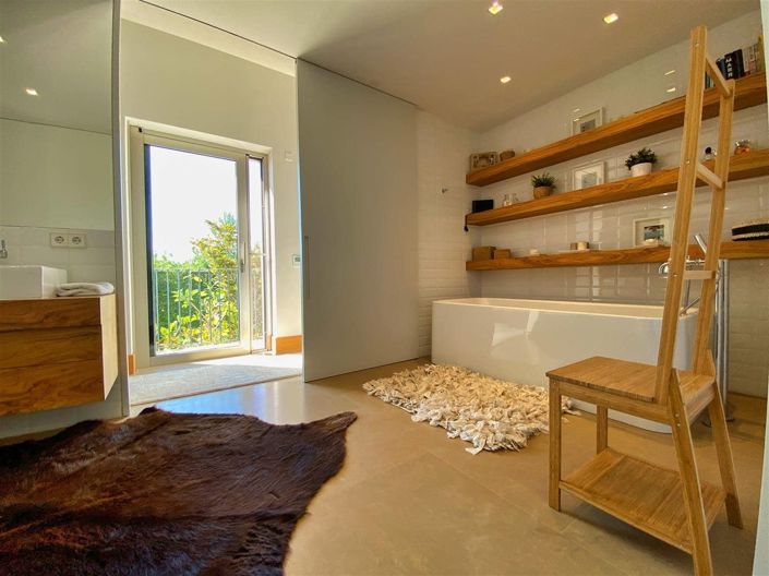 Image No.3-5 Bed Villa for sale