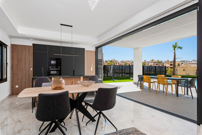 Image No.25-3 Bed Villa for sale