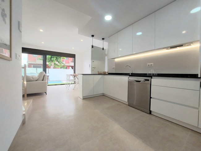 Image No.8-3 Bed Villa for sale