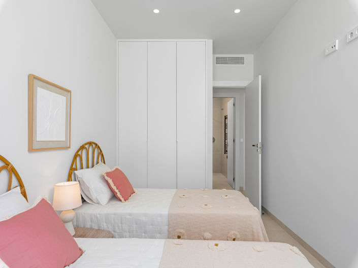 Image No.15-3 Bed Villa for sale