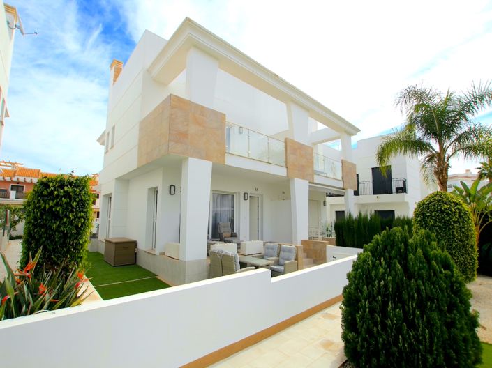 Image No.1-3 Bed Villa for sale