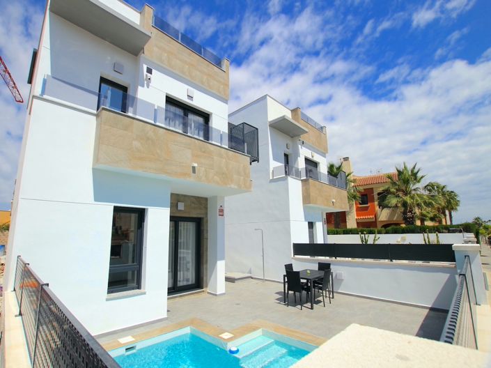 Image No.1-3 Bed Villa for sale