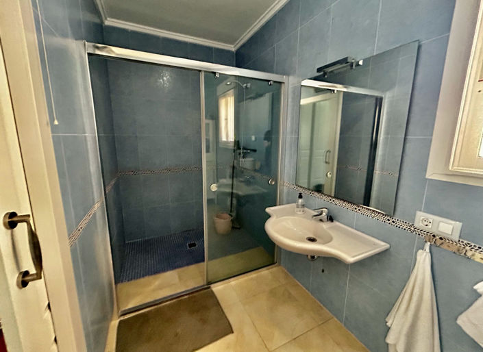 Image No.8-5 Bed Villa for sale