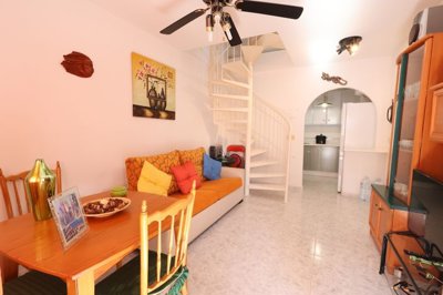 49114topfloorapartmentwithaprivatesolarium220