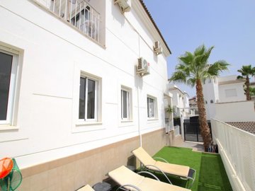 49115stylish3bed3bathsemidetachedvillawithpoo