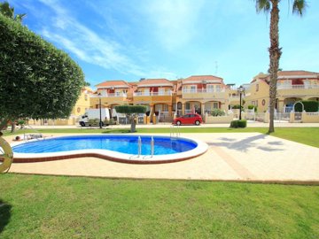 49143stylish3bed2bathsemidetachedfamilyhome15