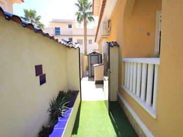 49147beautifullypresented23bedsemidetachedpro