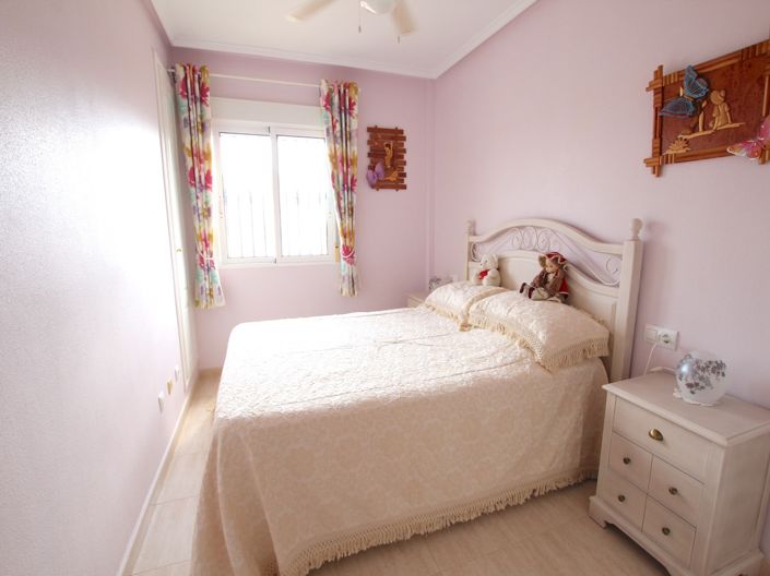 Image No.26-3 Bed Townhouse for sale