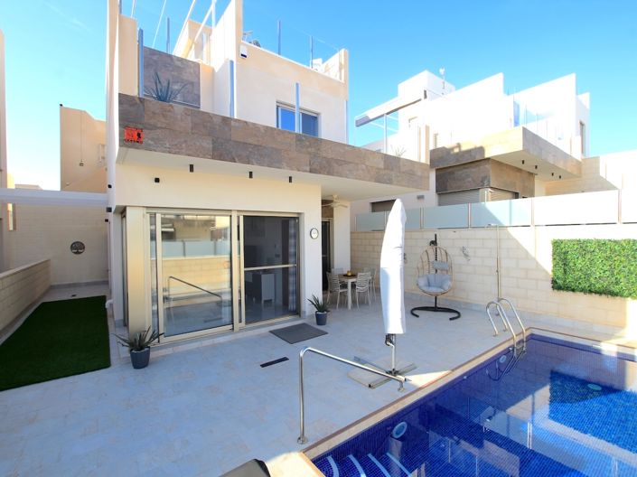 Image No.1-3 Bed Villa for sale