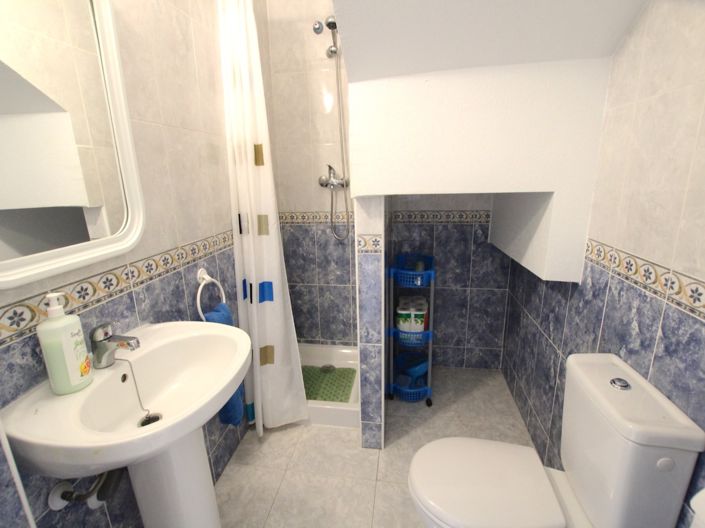 Image No.12-2 Bed Townhouse for sale