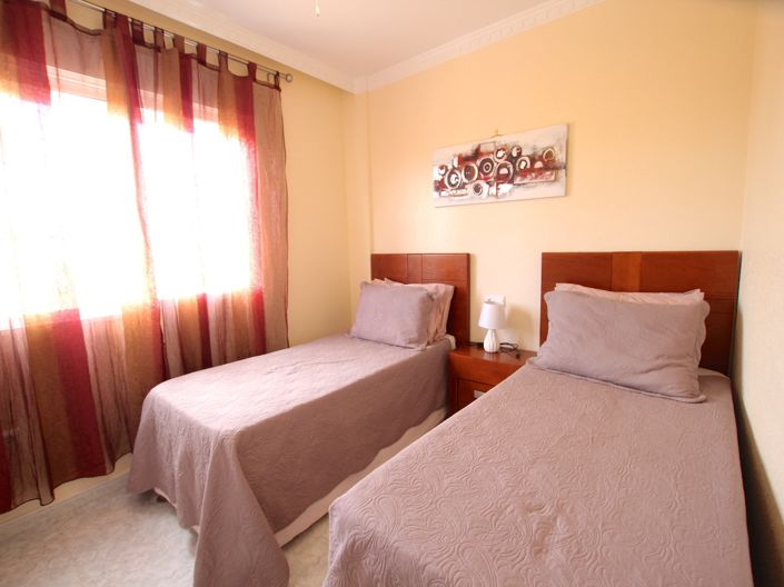 Image No.15-2 Bed Townhouse for sale